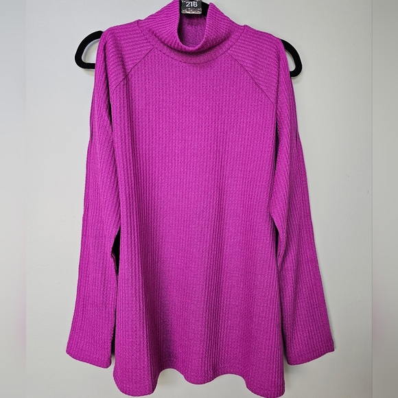 Attitudes by Renee Slit Shoulder Mock Neck Tunic in Wild Aster, Size Medium - Picture 3 of 9